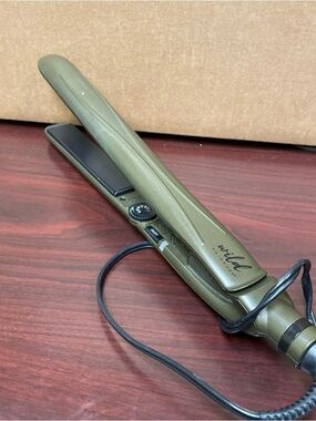 Conair Wild Primrose Professional 1" Ceramic Flat Iron Straightener Army Green